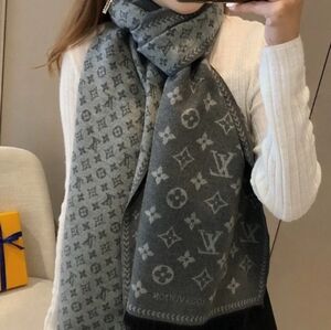 <AUTHENTIC>Louis Vuitton Scarf